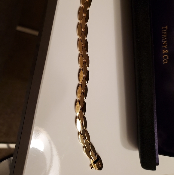 Tiffany & Co - Picture 6 of 9